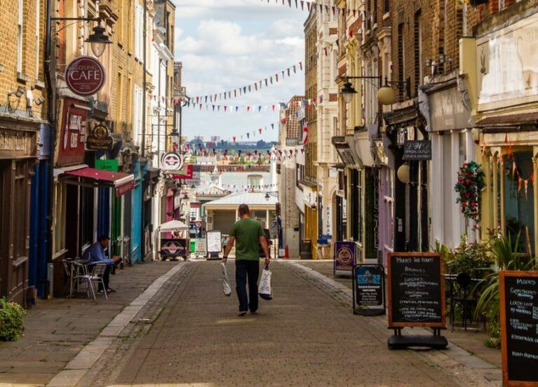 Mobile Towbar Fitting in <em>Gravesend</em>